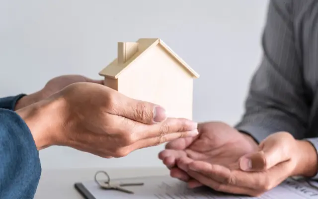 What is a bond originator?